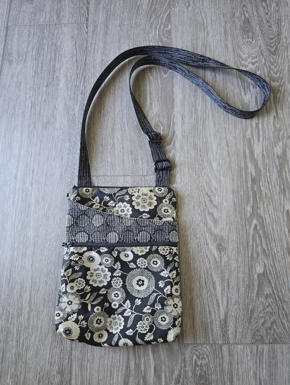 Maruca Design Crossbody Bag Black Cream Floral Tapestry Jacquard Handmade USA
